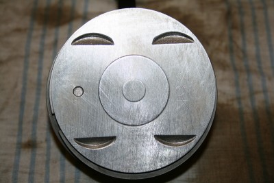 IMG_6637_resize.JPG (161.62 КБ) 51131 просмотр Так выглядит неповрежденный поршень