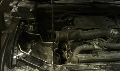 IMAGE_319.jpg (374.39 КБ) 2646 просмотров обычное начало: сняли воздушный фильтр и расширительный бачок