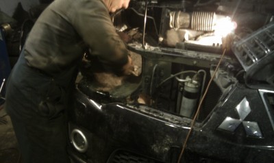 IMAGE_322.jpg (328.97 КБ) 2645 просмотров чтобы глаз не мешал решили и его временно снять (очень грамотно оказалось, ибо сверлить 102-дырку рядом с глазом было бы неудобно)