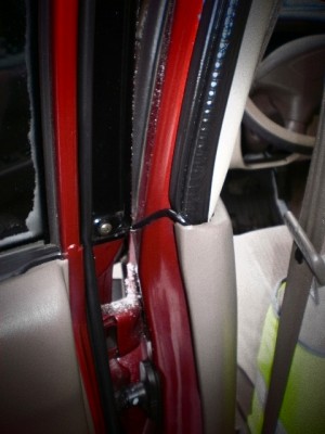 ввод в салон.JPG (94.51 КБ) 2046 просмотров ввод под обшивку салона