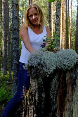 DSCF8109.JPG (1.56 МБ) 11130 просмотров Юлька определяет где Север.. судя по последним показаниям навигатора ему верить было нельзя..